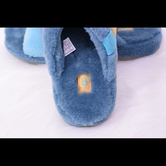 UGG
FLUFF YOU STRIPES - Picture 5 of 8